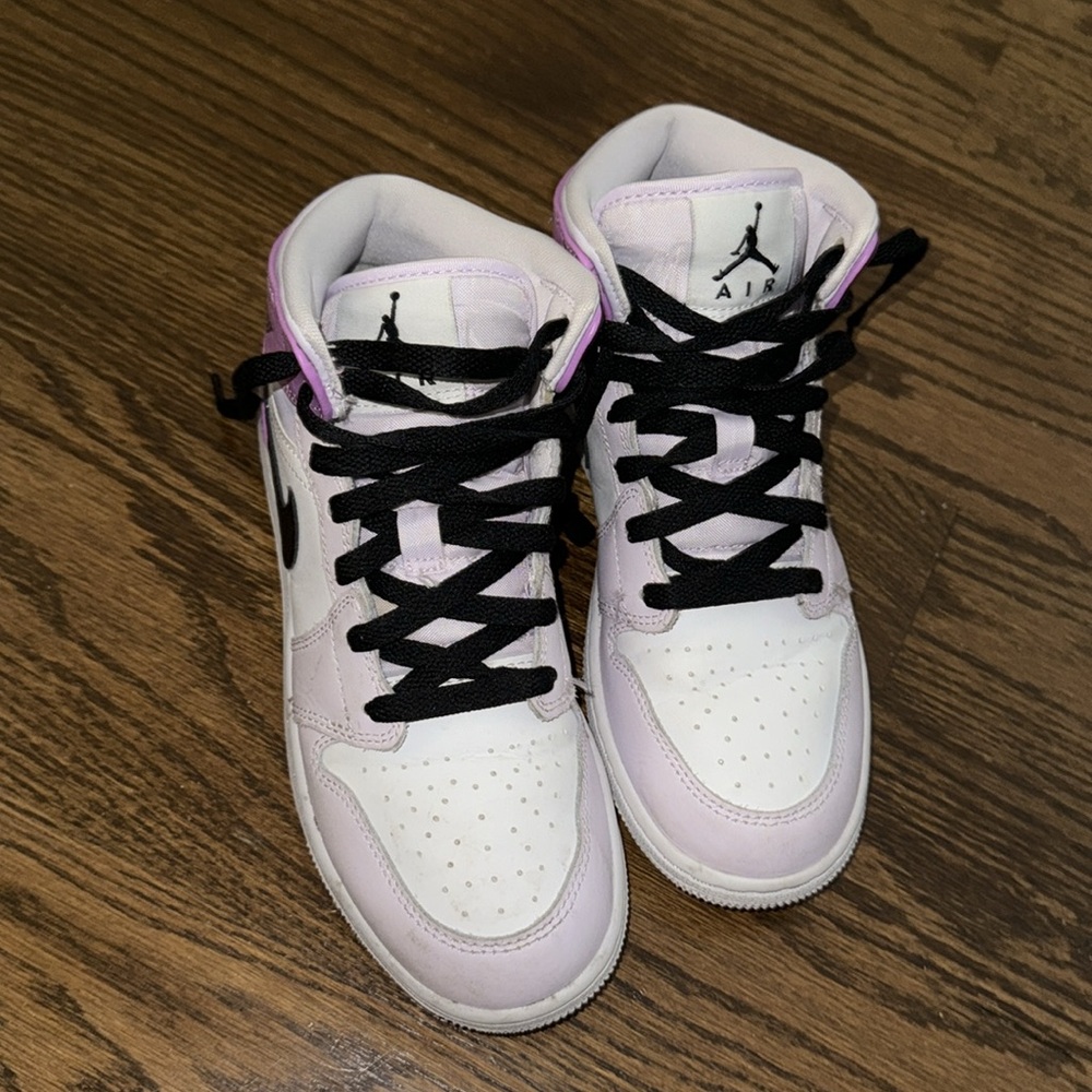 Air Jordan - Picture 3 of 5